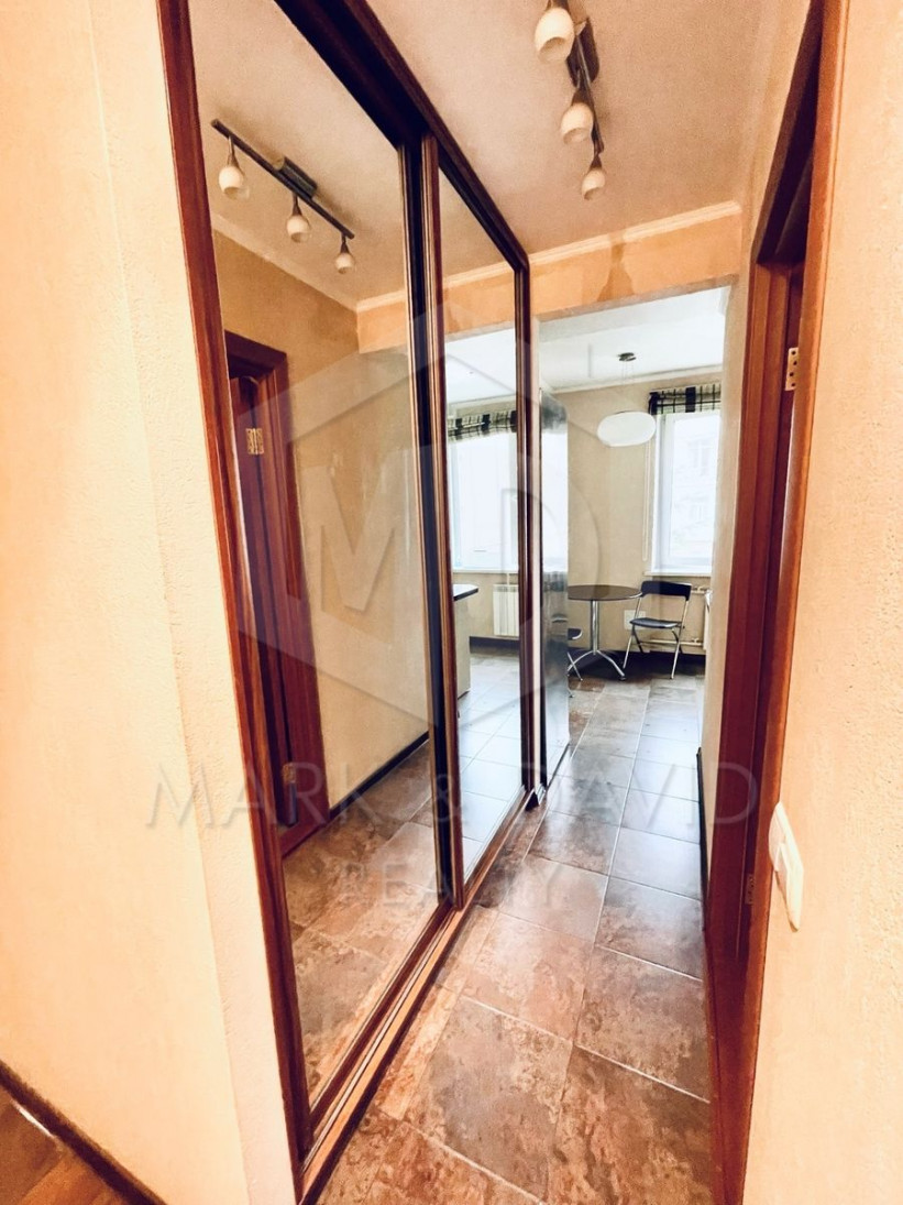 Продажа 2к квартиры в Киеве,  Малая Житомирская ул., 10 9