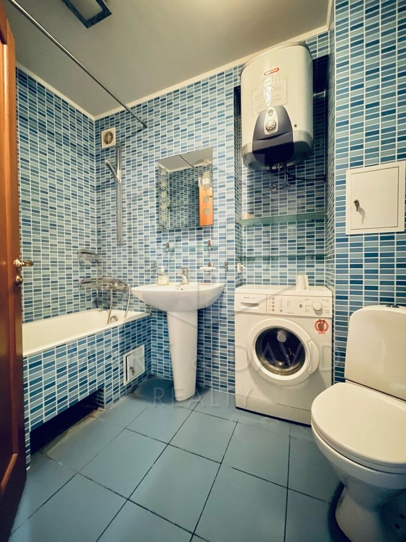 Продажа 2к квартиры в Киеве,  Малая Житомирская ул., 10 11