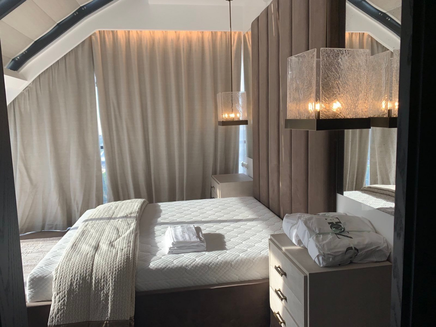 Продаж 3к квартири в Києві,  Драгомирова Михайла вул., 14А 12