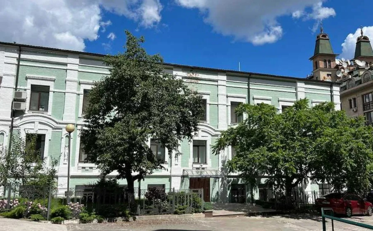 Аренда здания в Киеве,  Бехтеревский переулок, 1