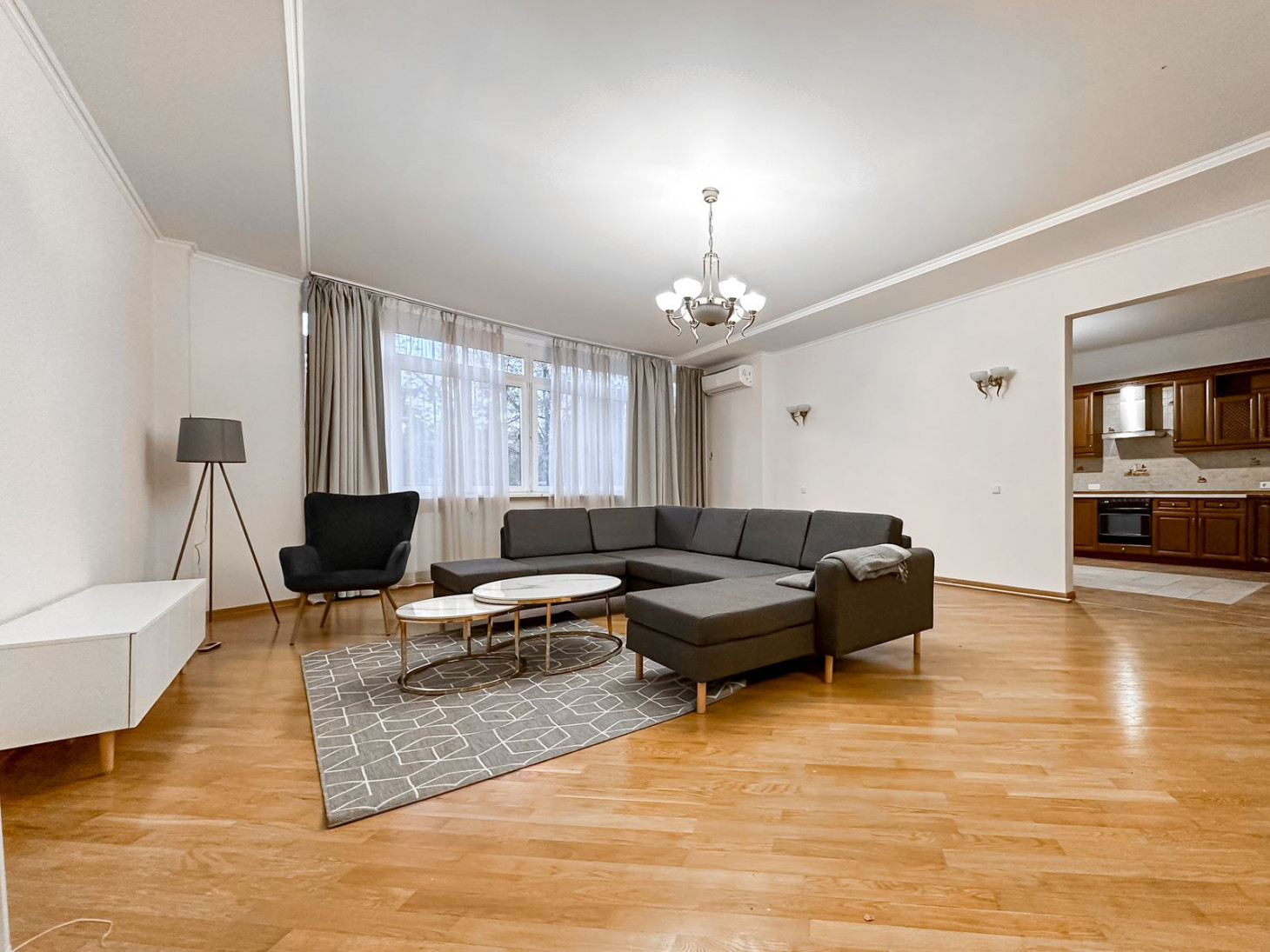 Аренда 3к квартиры в Киеве,  Тургеневская ул., 28А-30А 0