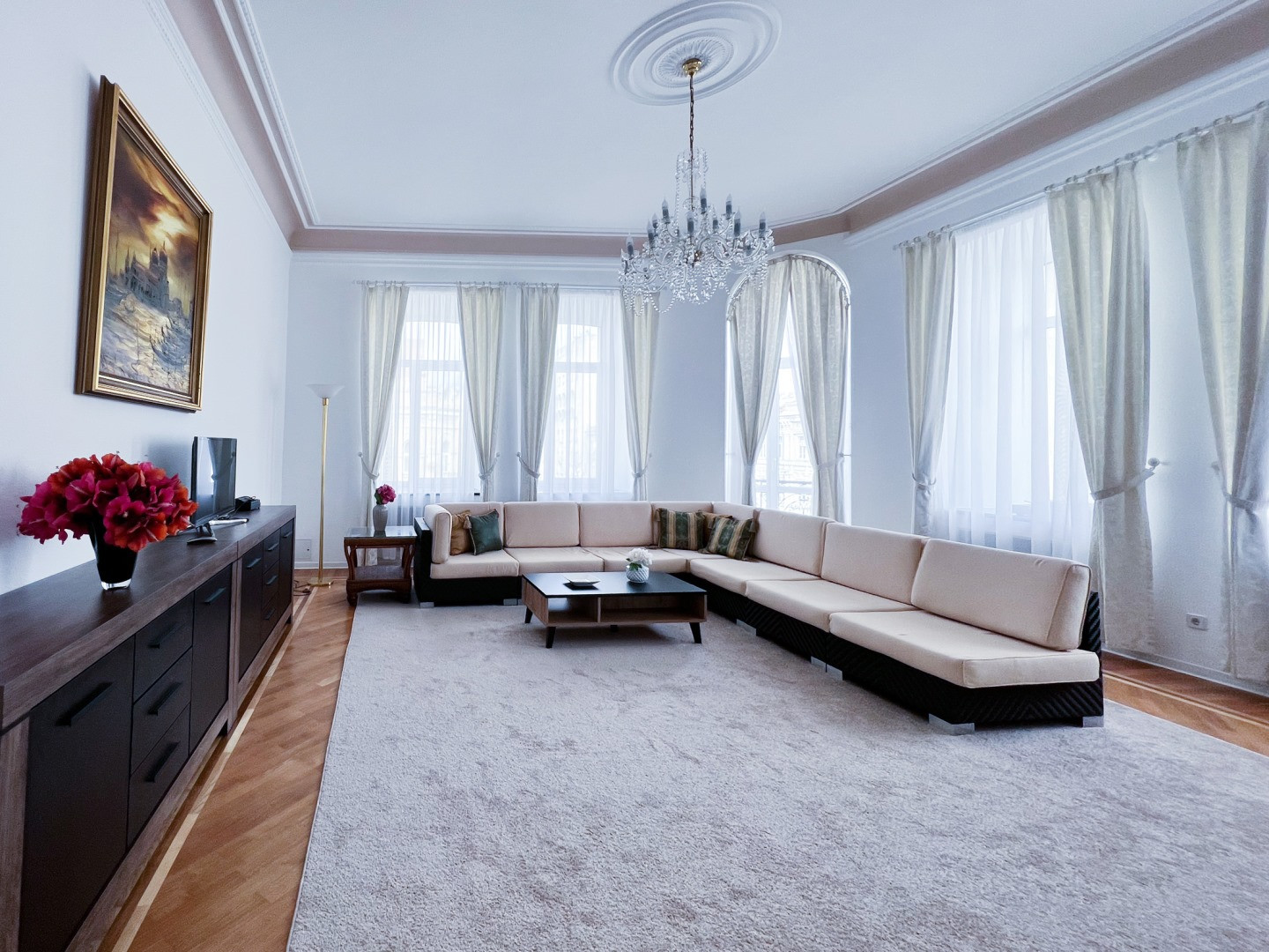 Аренда 5к квартиры в Киеве,  Богдана Хмельницкого ул., 33/34 0
