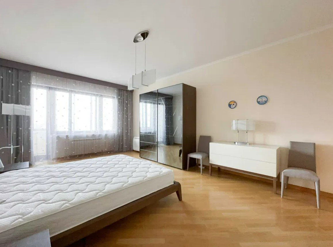 Аренда 4к квартиры в Киеве,  Кропивницкого ул., 10 10