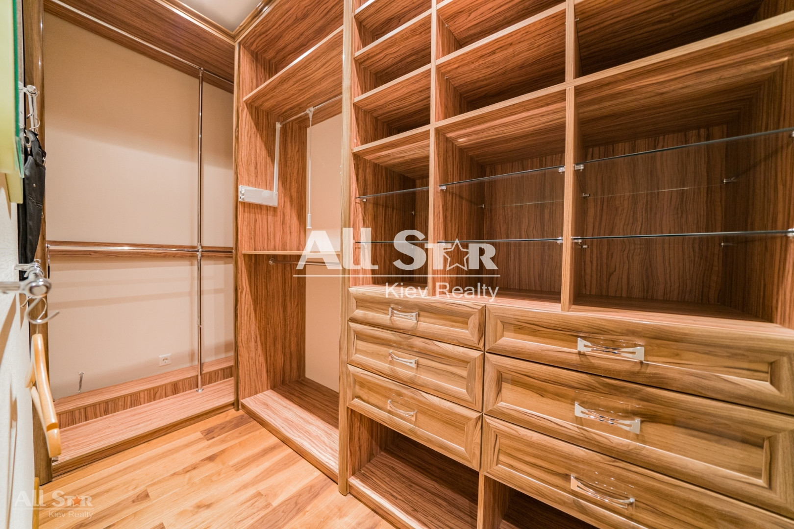 Продажа 5к квартиры в Киеве,  Антоновича ул. (Горького ул.), 103 9