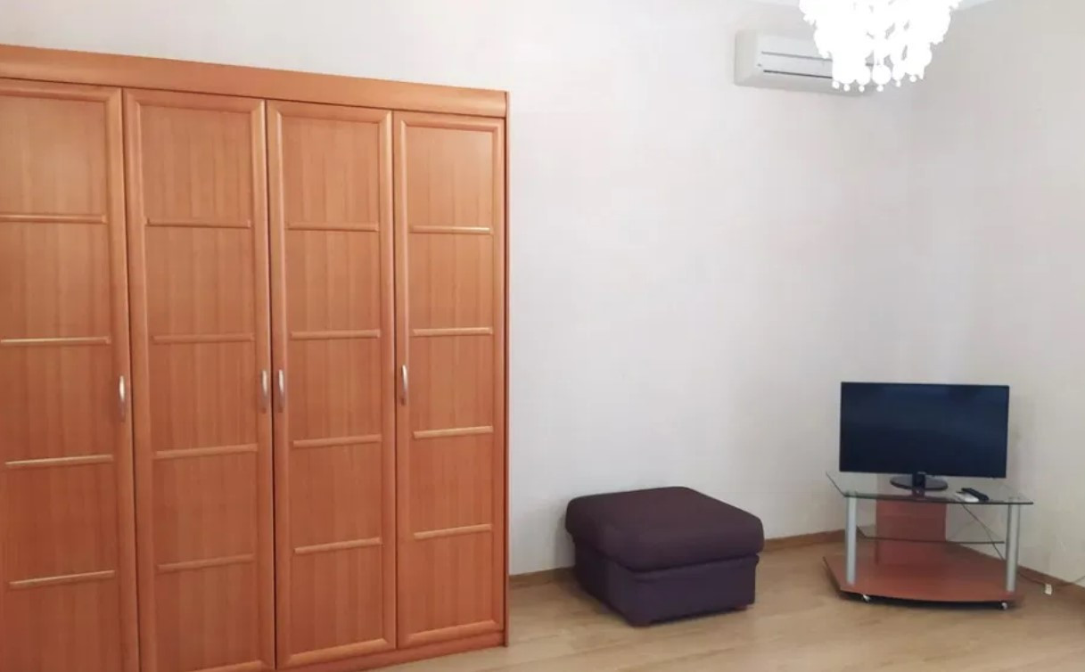 Аренда 3к квартиры в Киеве, Панаса Мирного ул., 12 11