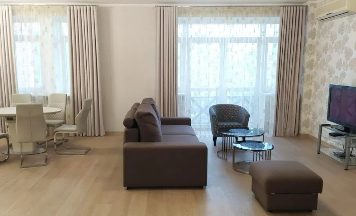 Аренда 3к квартиры в Киеве, Панаса Мирного ул., 12 12