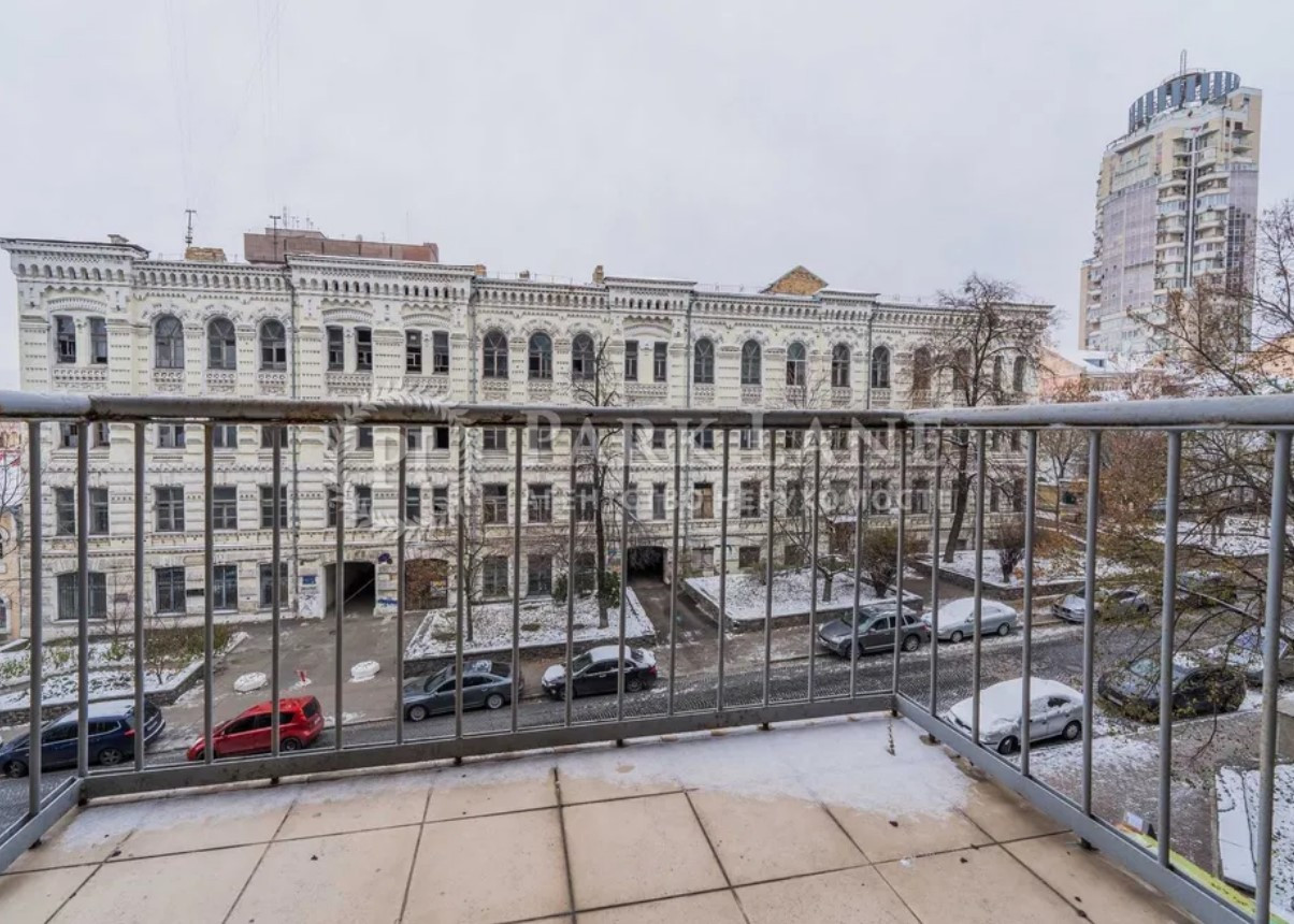 Продажа 3к квартиры в Киеве,  Коцюбинского Михаила ул., 9 1