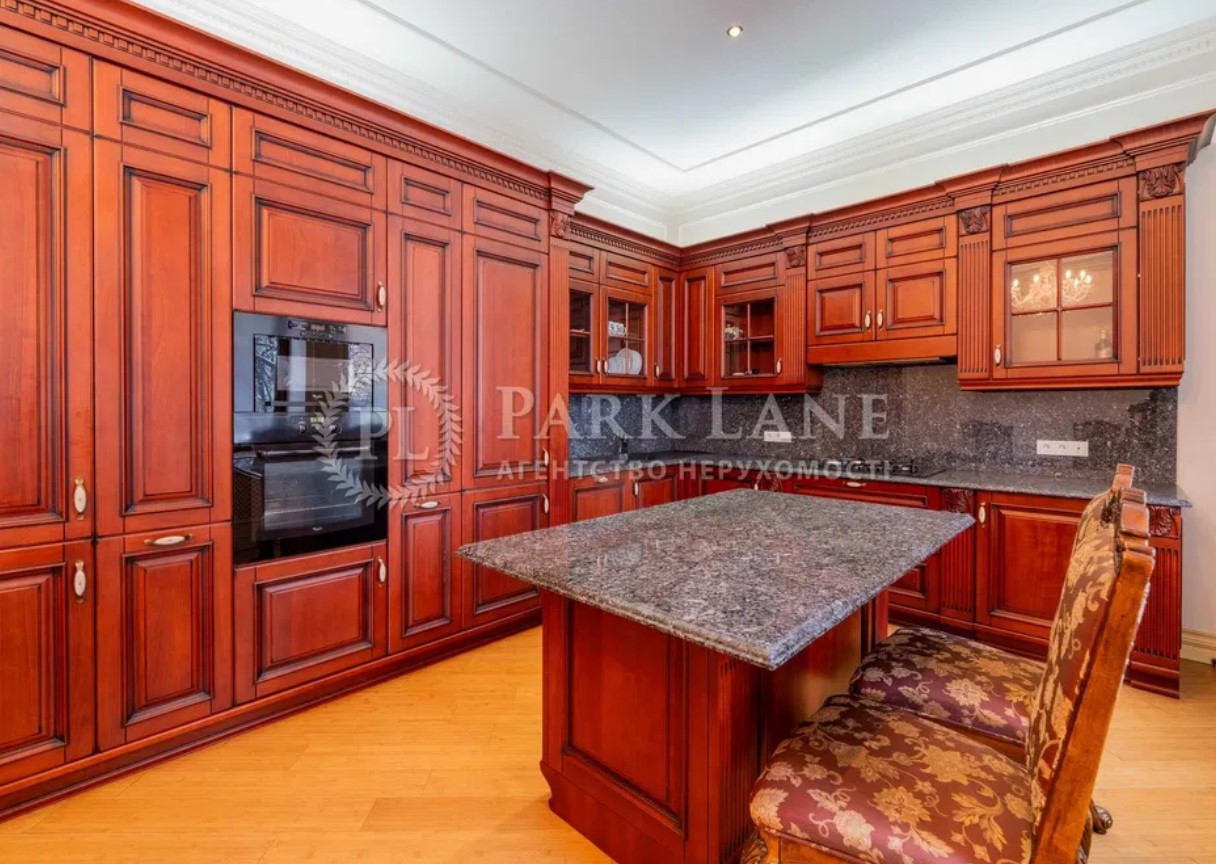 Продажа 3к квартиры в Киеве,  Коцюбинского Михаила ул., 9 8