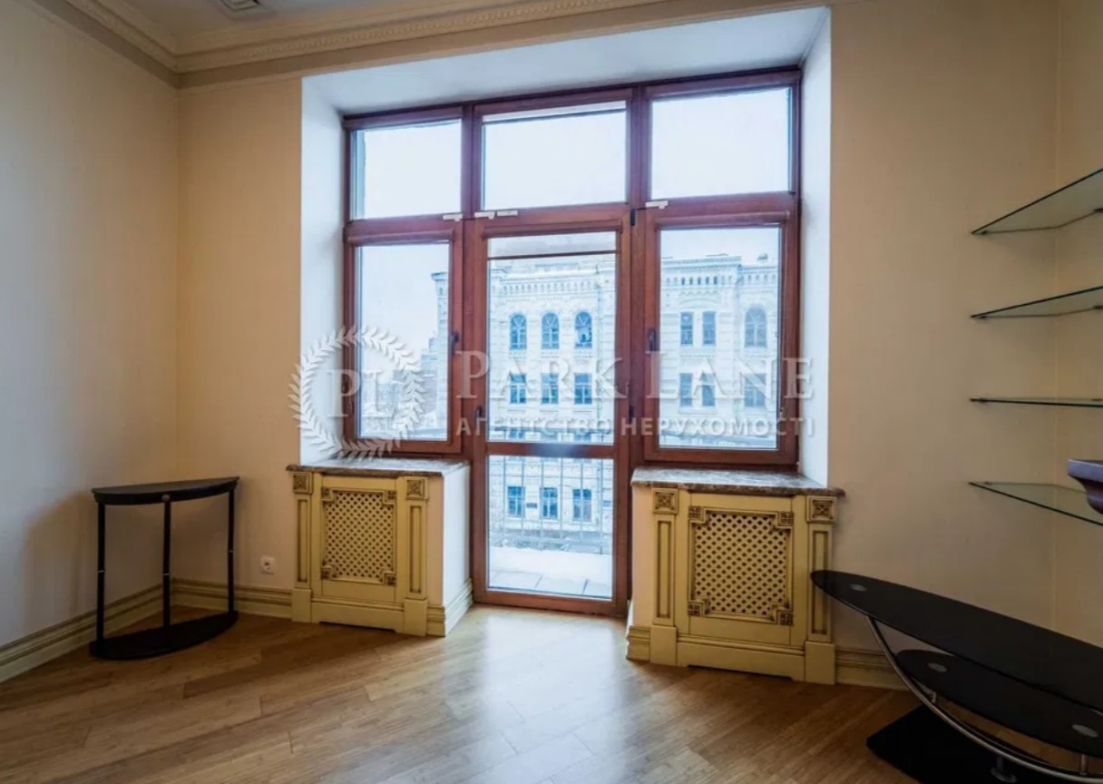 Продажа 3к квартиры в Киеве,  Коцюбинского Михаила ул., 9 13