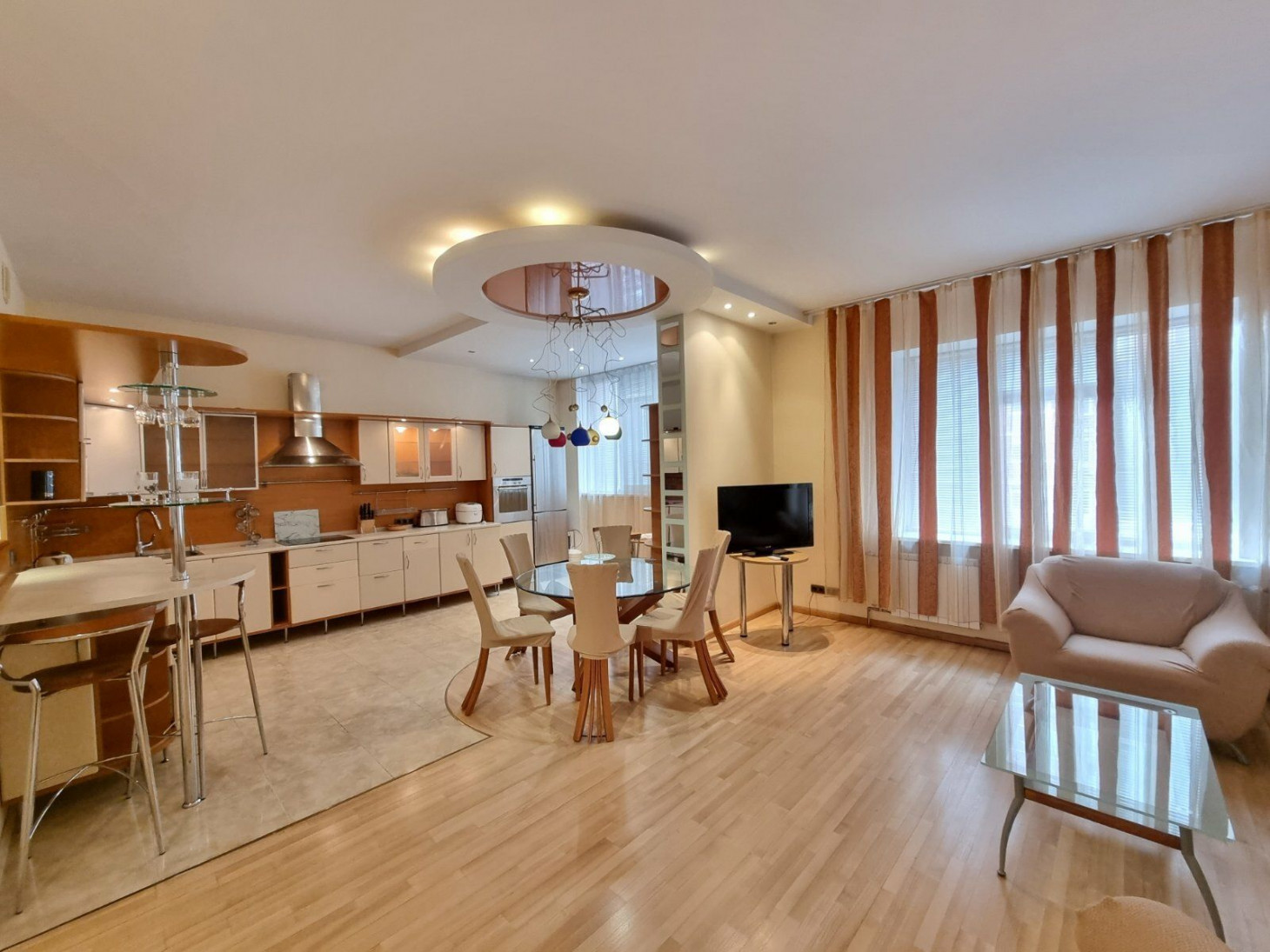 Аренда 3к квартиры в Киеве, Ковпака ул., 17 0