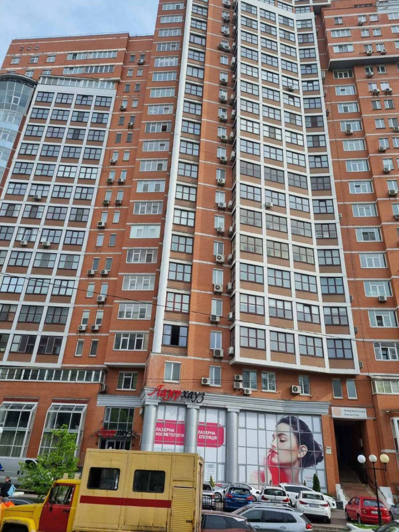 Аренда 3к квартиры в Киеве, Ковпака ул., 17 1