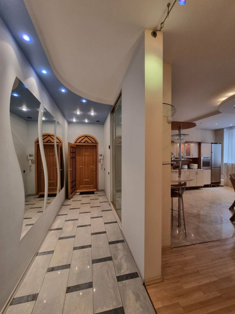 Аренда 3к квартиры в Киеве, Ковпака ул., 17 5