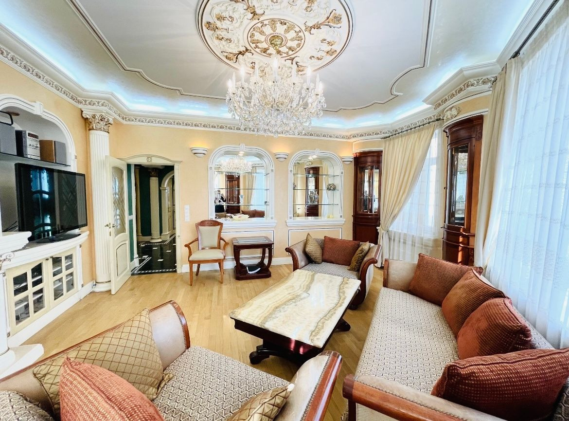 Аренда 4к квартиры в Киеве,  Лабораторная ул., 8 0