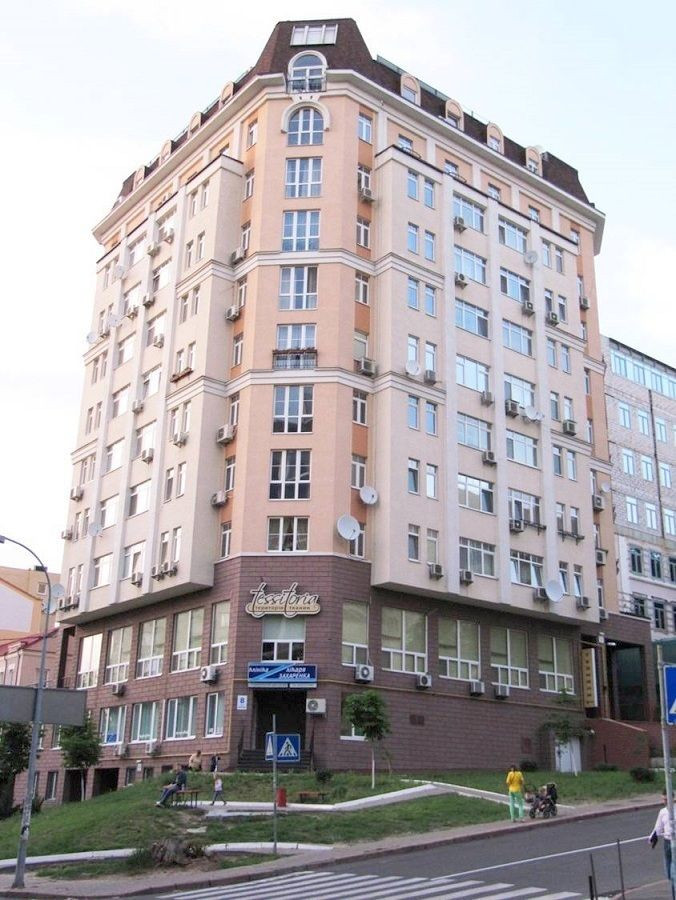 Аренда 4к квартиры в Киеве,  Лабораторная ул., 8 5