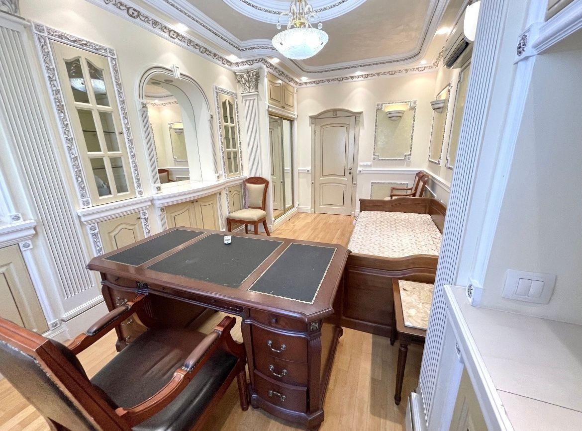 Аренда 4к квартиры в Киеве,  Лабораторная ул., 8 8