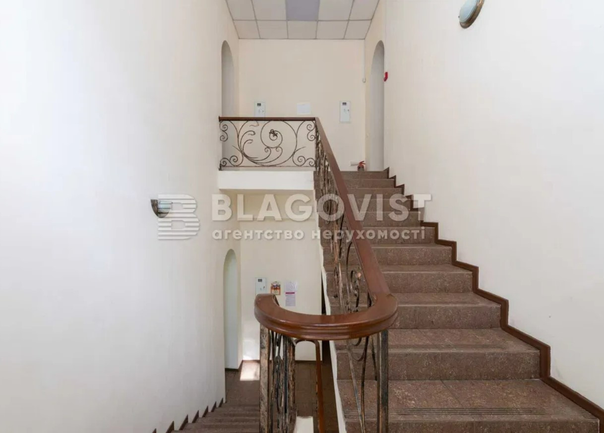 Продаж будівлі в Києві,  Тургенєвська вул., 32А 1