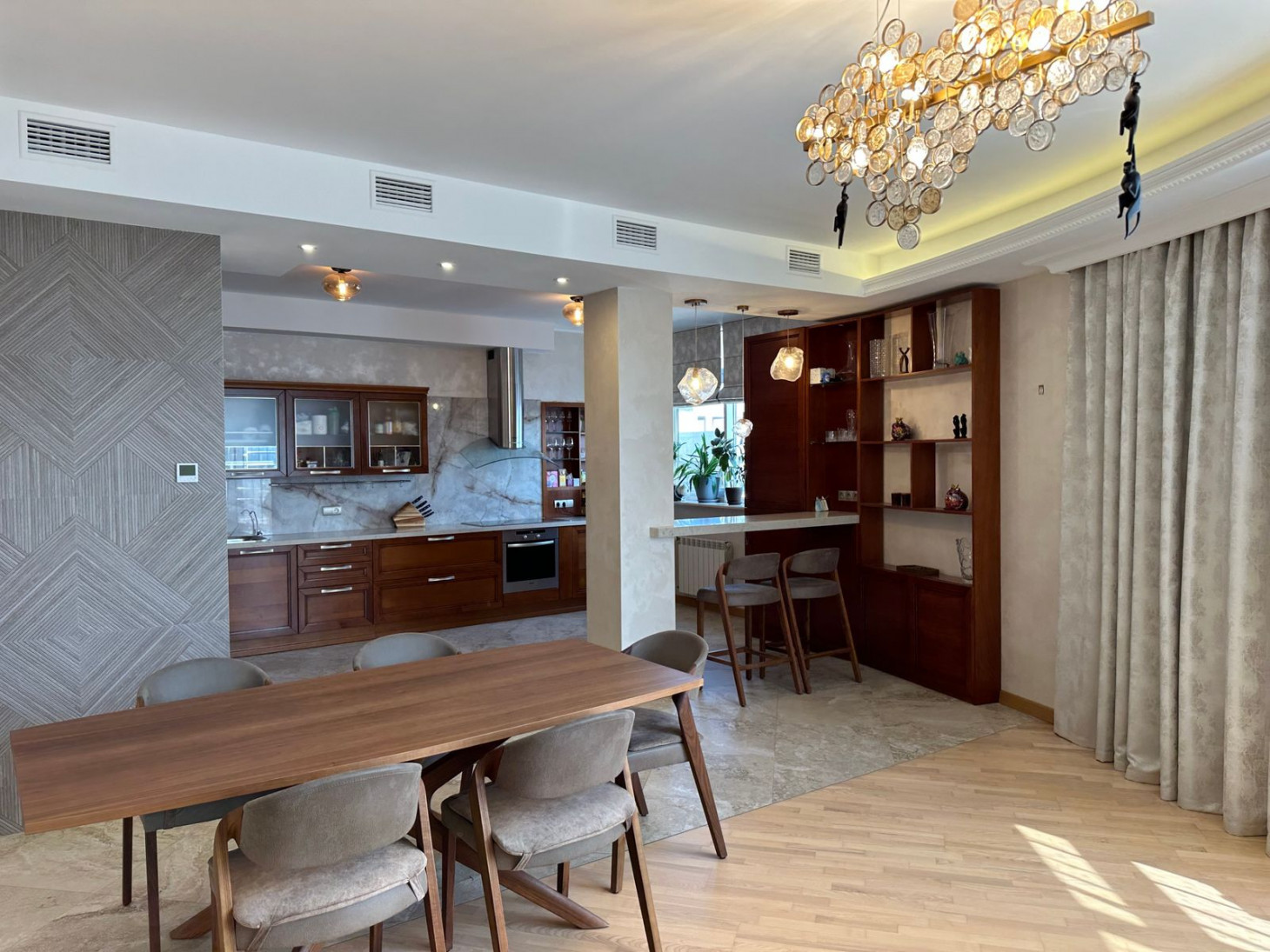 Продажа 5к квартиры в Киеве,  Предславинская ул., 31/11 18