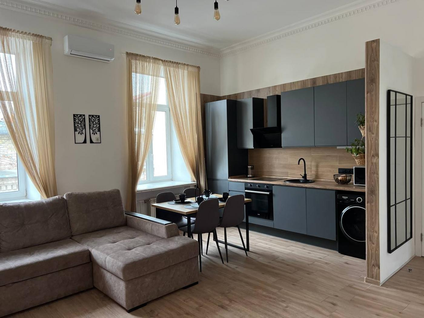 Аренда 4к квартиры в Киеве,  Константиновская ул., 1 12