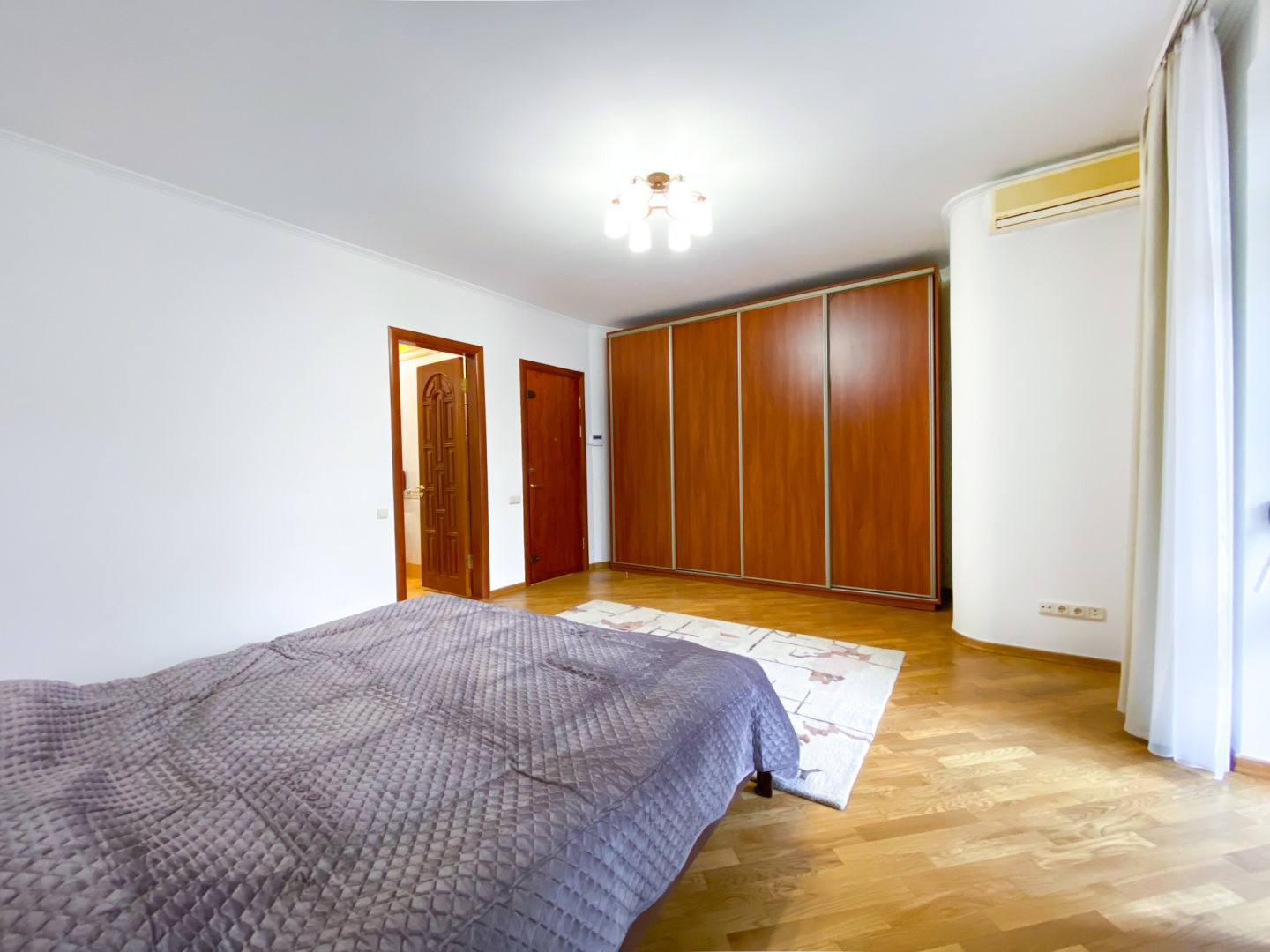 Аренда 4к квартиры в Киеве,  Богдана Хмельницкого ул., 82 10