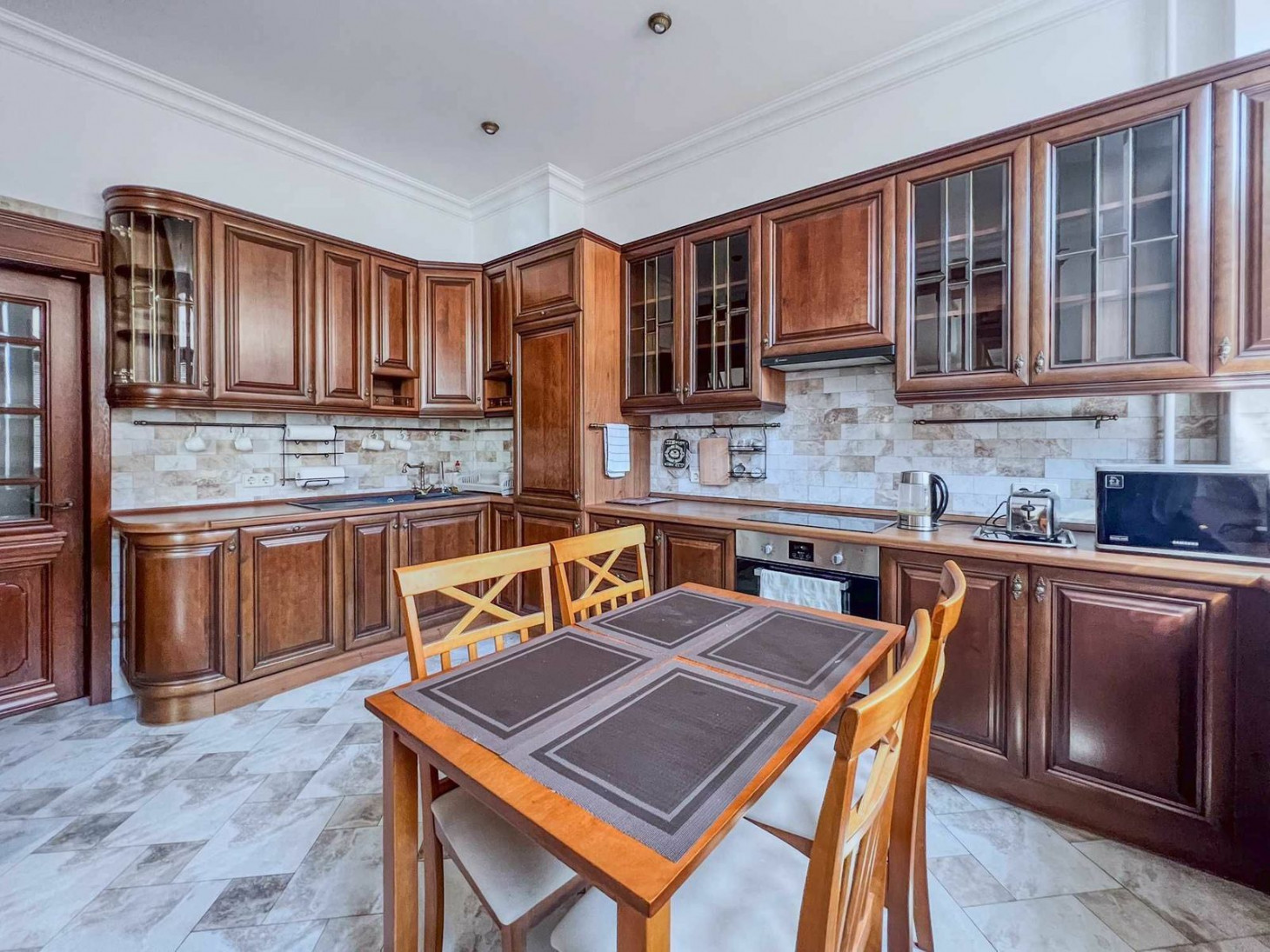Аренда 3к квартиры в Киеве,  Пирогова ул., 6А 17