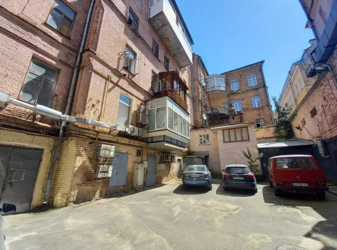 Продажа 3к квартиры в Киеве, Богдана Хмельницкого ул., 35/1 1