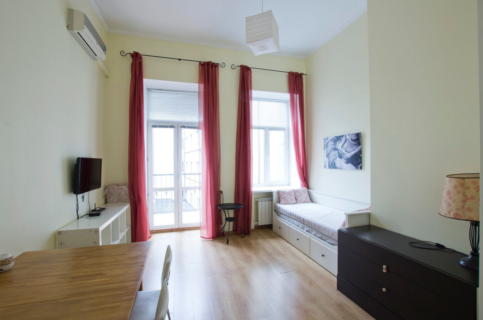 Аренда 2к квартиры в Киеве, Рейтарская ул., 25 0