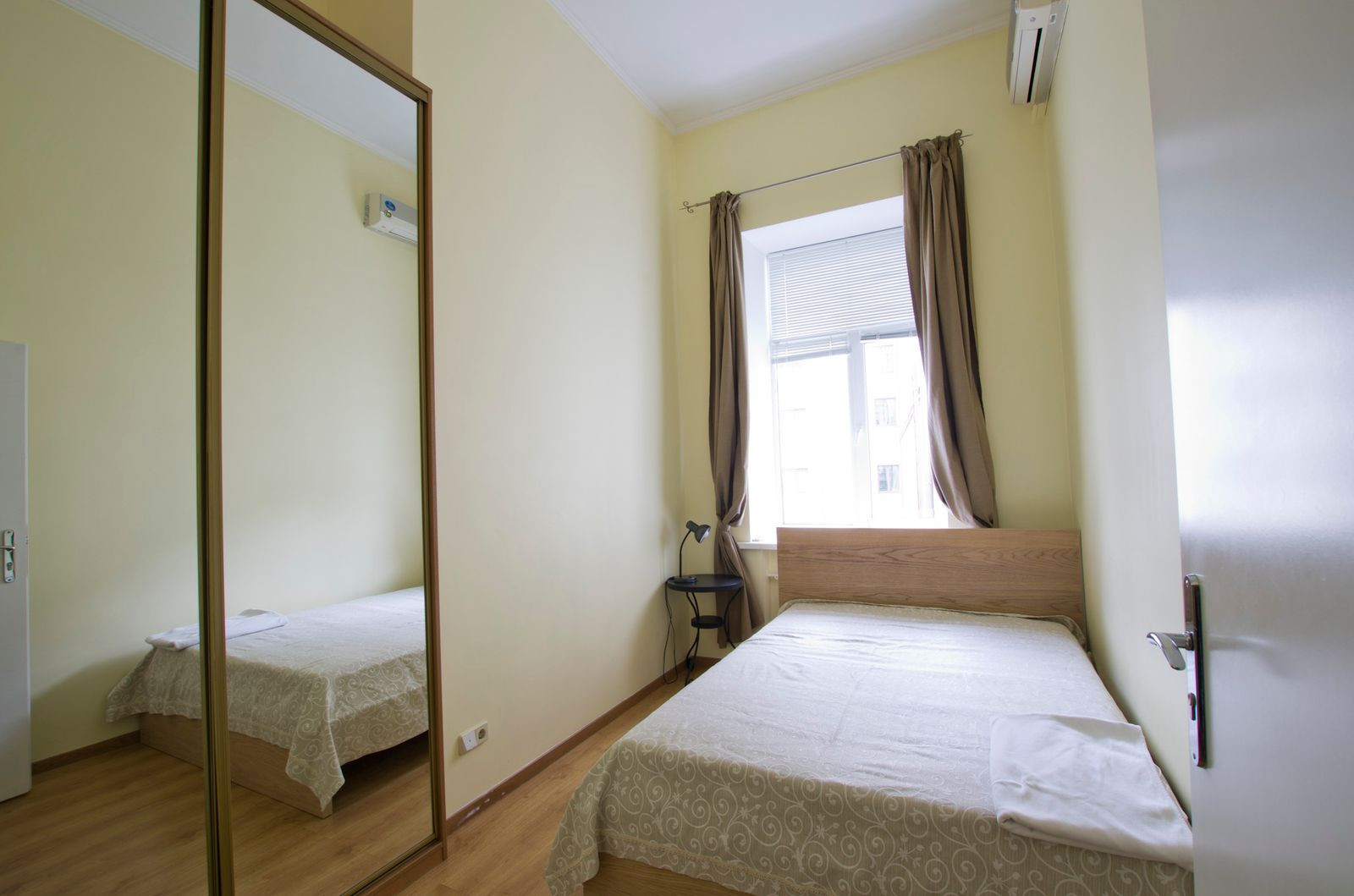 Аренда 2к квартиры в Киеве, Рейтарская ул., 25 2