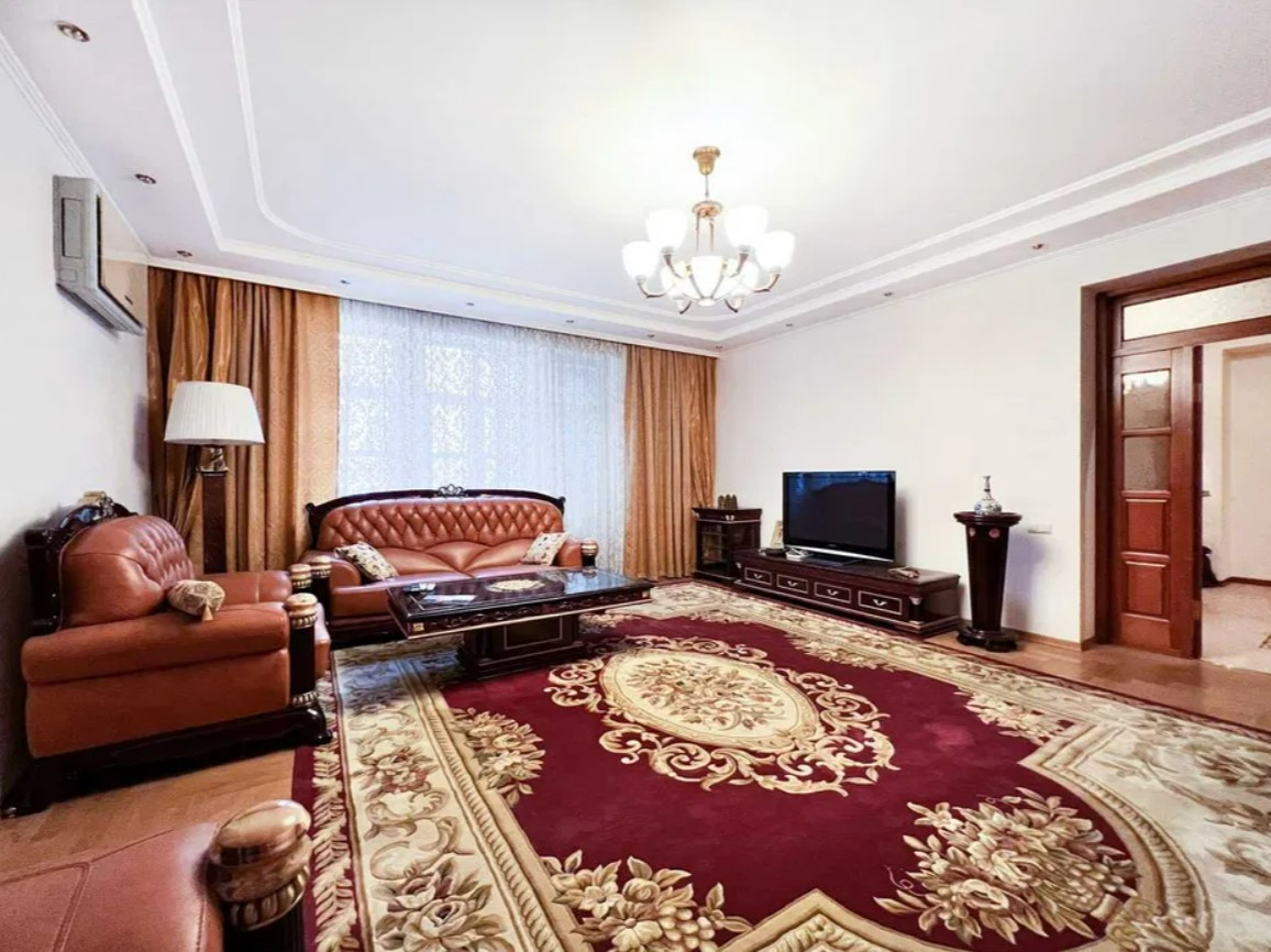 Аренда 4к квартиры в Киеве, Гончара Олеся ул., 26 1