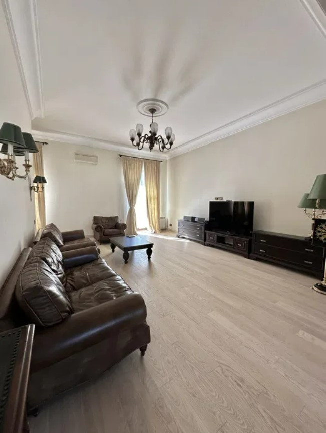 Аренда 4к квартиры в Киеве,  КД Замок на Паньковской, Паньковская ул., 8 6