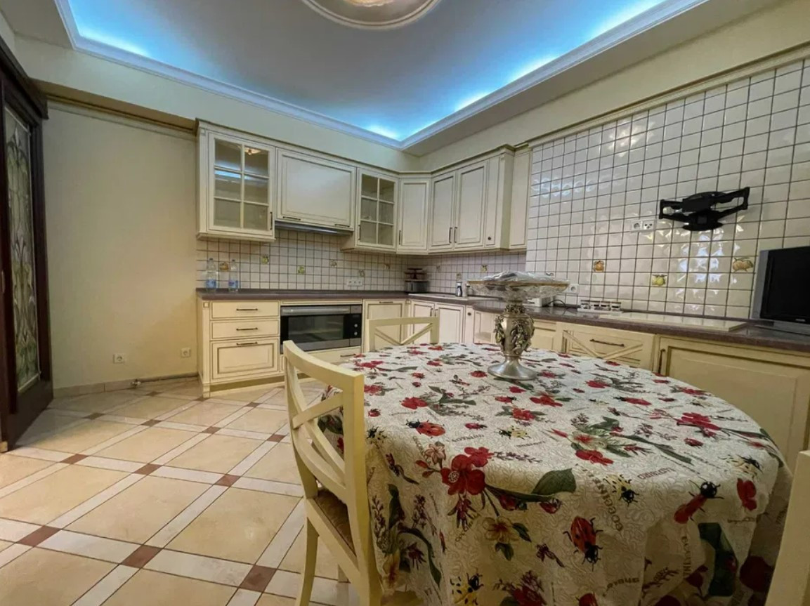 Аренда 3к квартиры в Киеве,  Кудрявский спуск, 3Б 3