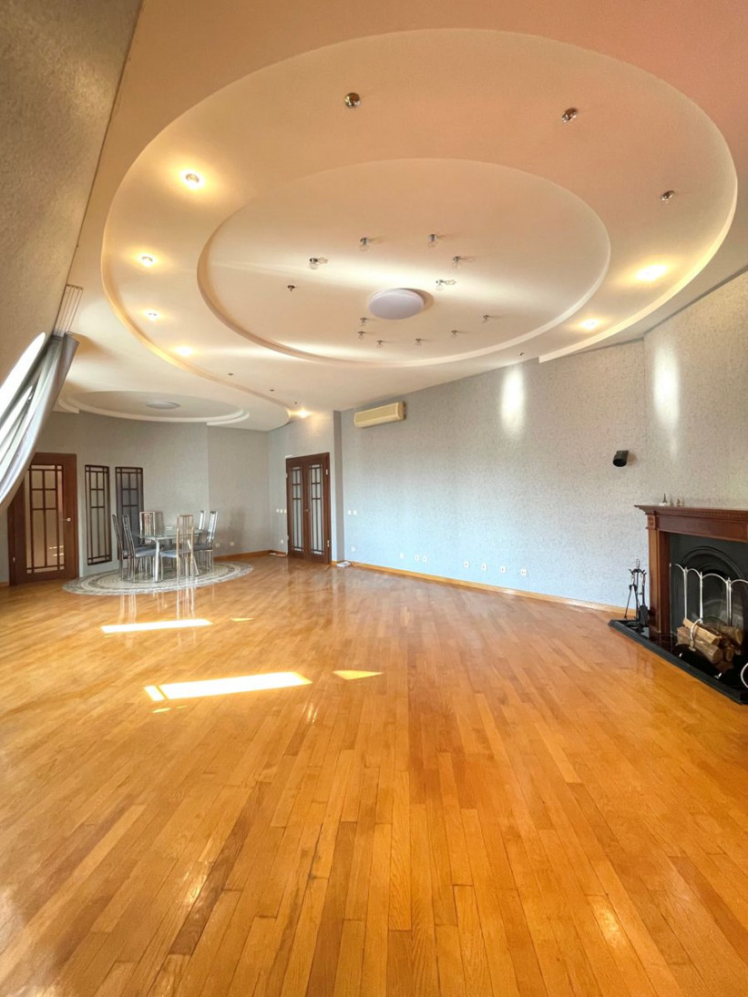 Аренда 5к квартиры в Киеве,  Чеховский переулок, 8 12