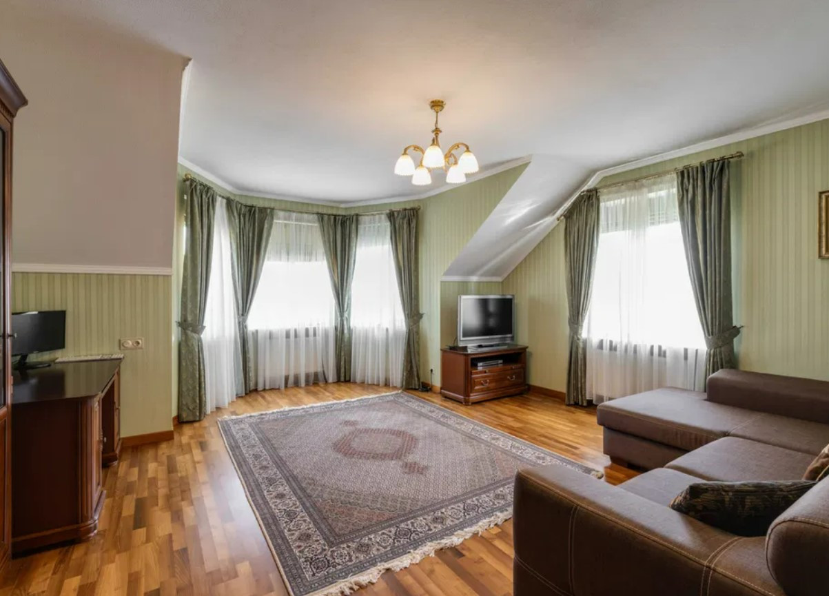 Аренда 9к дома в Киеве,  Стоянка, 14