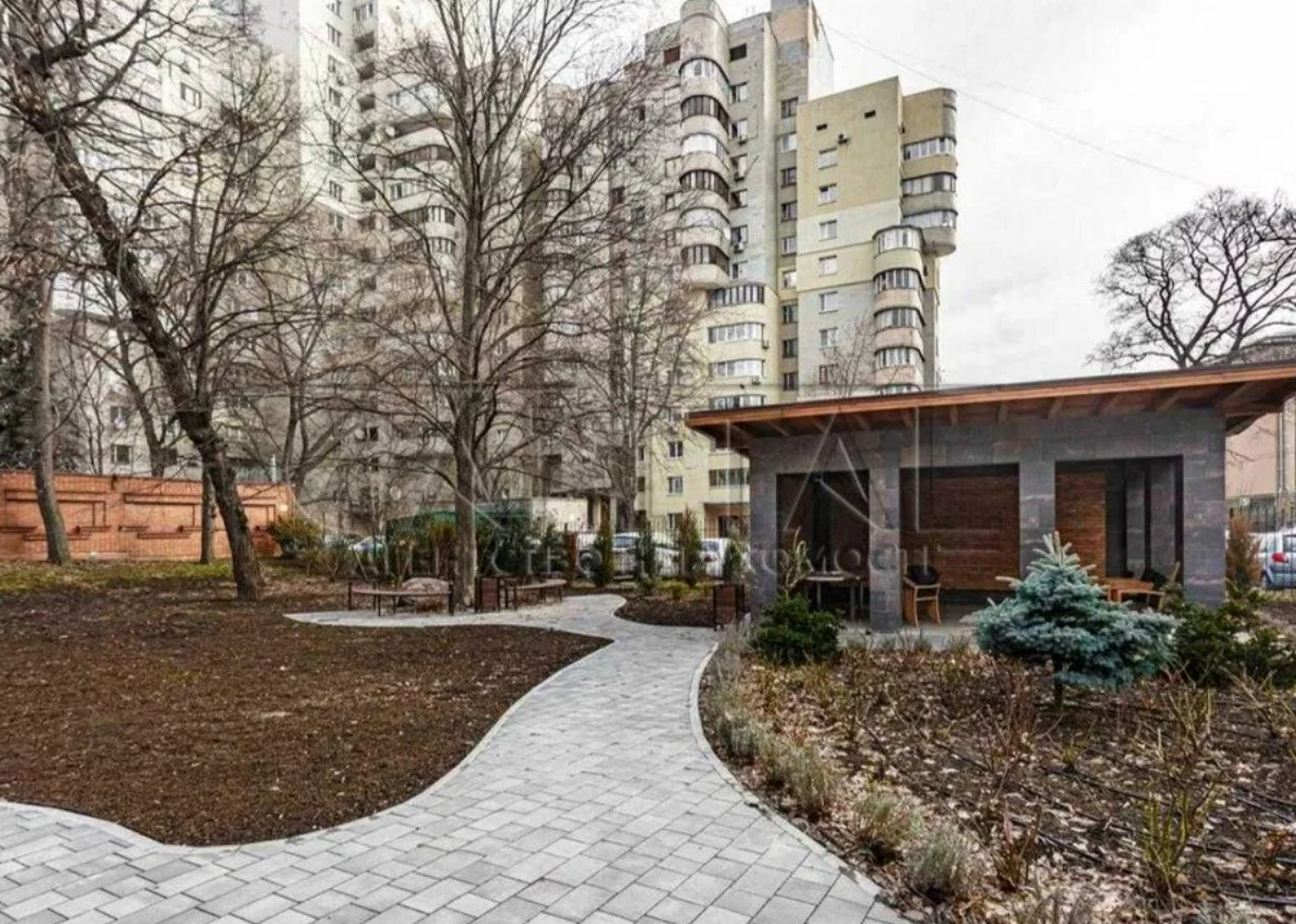 Аренда здания в Киеве, Политехническая ул., 3