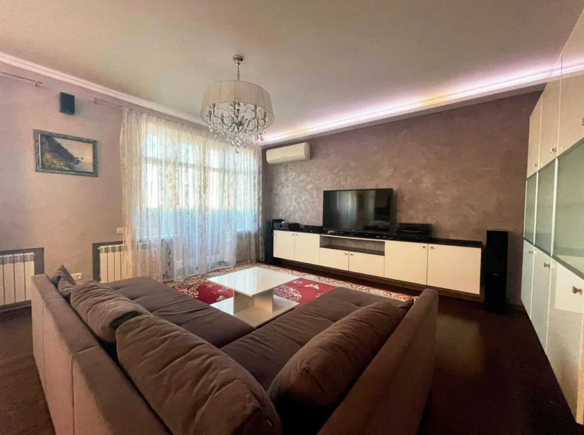 Аренда 5к квартиры в Киеве,  Коновальца ул. (Щорса ул.), 36В 17