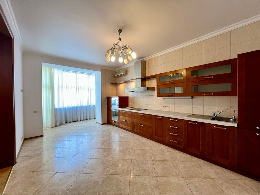 Продажа 4к квартиры в Киеве,  Паторжинского ул., 14 0