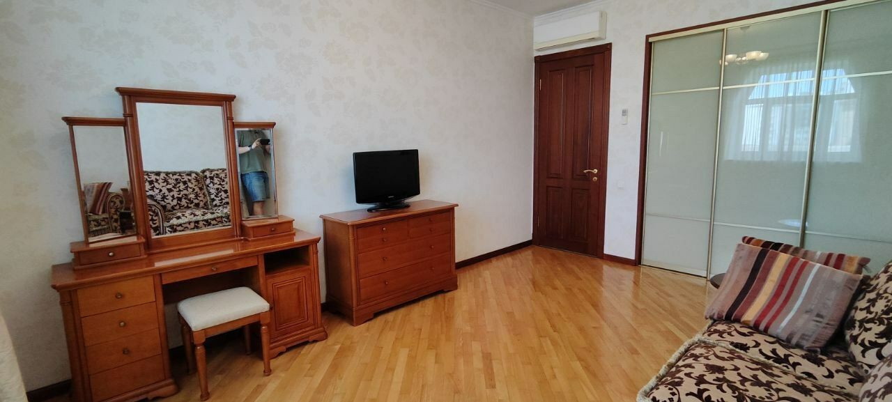 Аренда 4к квартиры в Киеве, Ирининская ул., 5/24 12