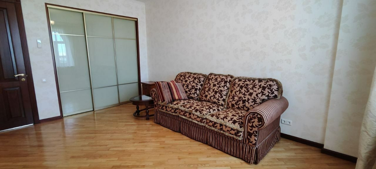 Аренда 4к квартиры в Киеве, Ирининская ул., 5/24 13