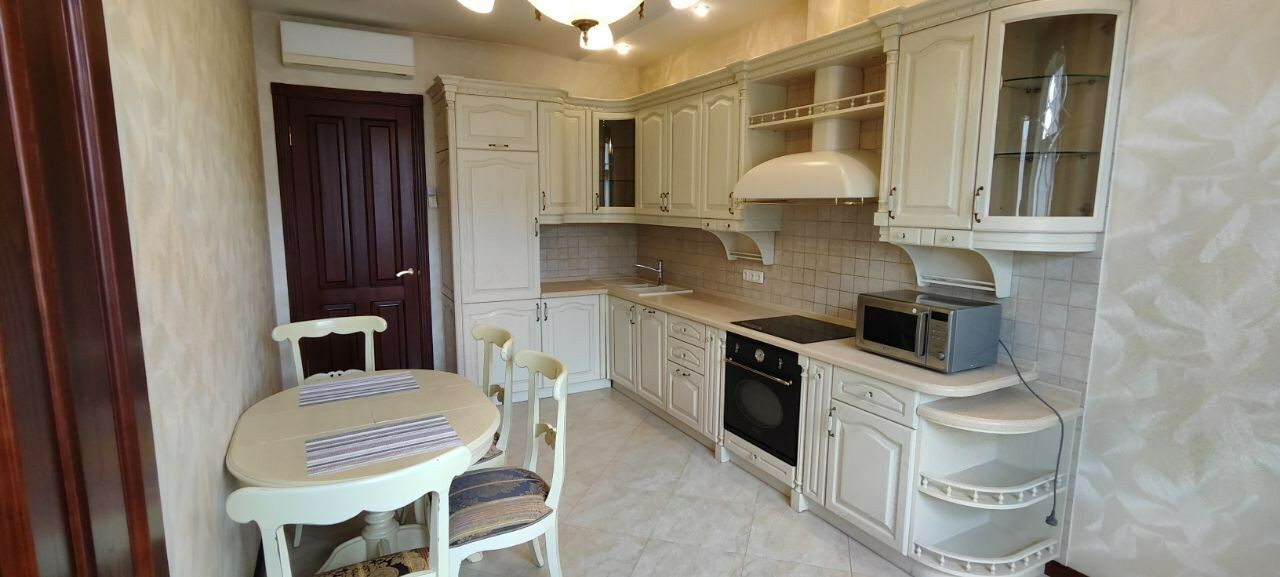 Аренда 4к квартиры в Киеве, Ирининская ул., 5/24 18