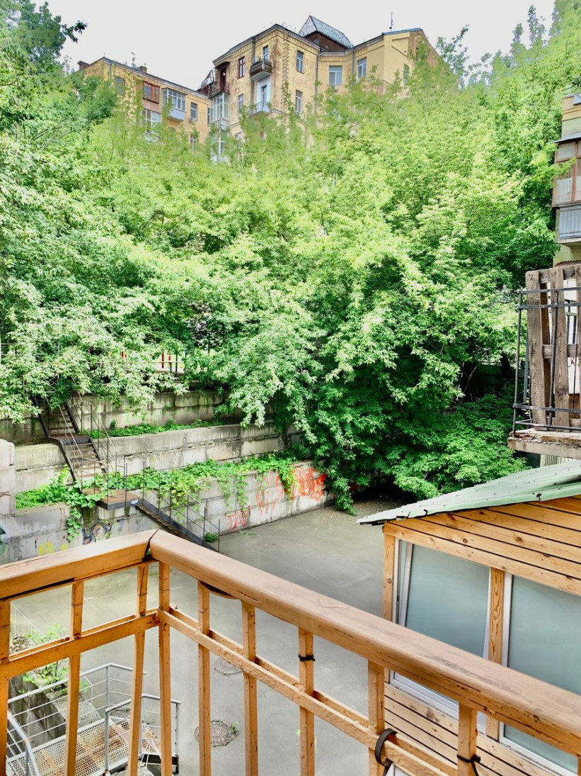 Продажа 3к квартиры в Киеве,  Малая Житомирская ул., 5 1