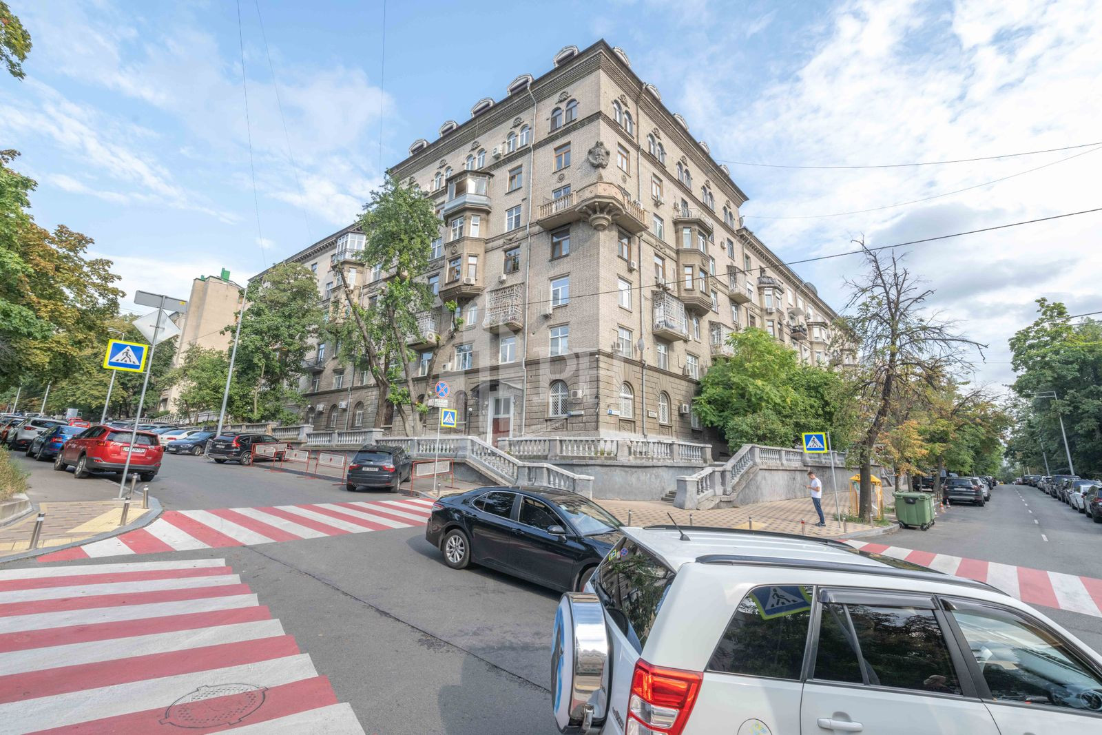 Продажа 5к квартиры в Киеве, Никольско-Ботаническая ул., 14 12