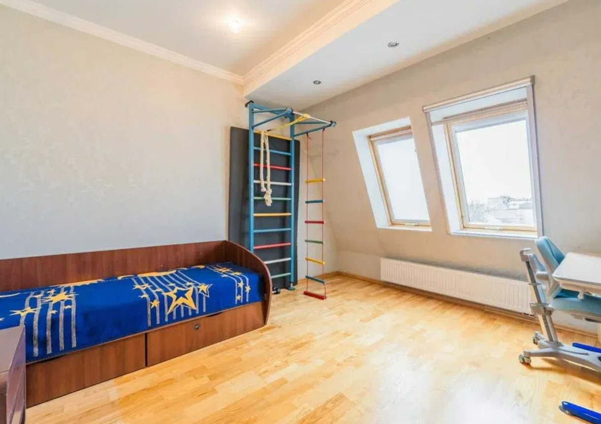 Продажа 4к квартиры в Киеве,  Рейтарская ул., 26 3