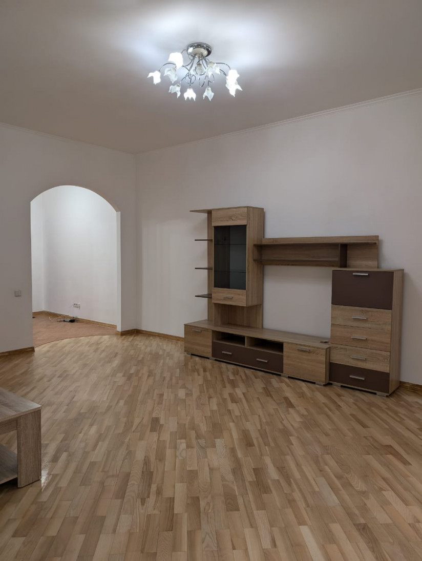 Аренда 4к квартиры в Киеве,  ЖК Хмельницкий, Богдана Хмельницкого ул., 41 3
