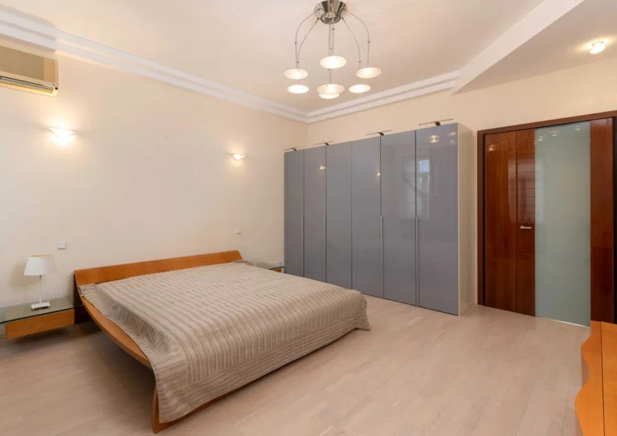 Продажа 4к квартиры в Киеве,  Малоподвальная ул., 12/10 13