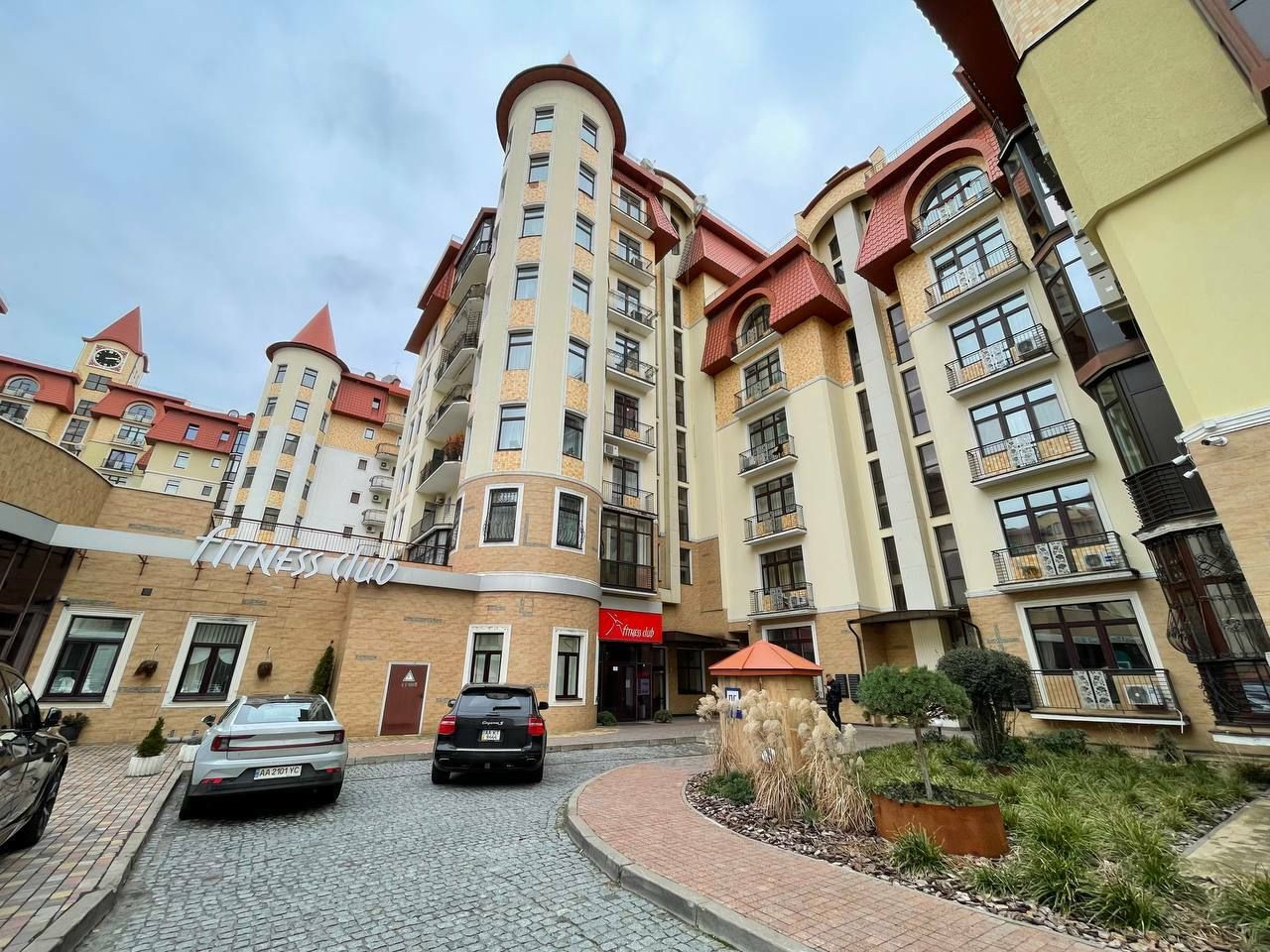 Аренда 3к квартиры в Киеве,  ЖК Альпийский Городок, Протасов Яр ул., 8 2