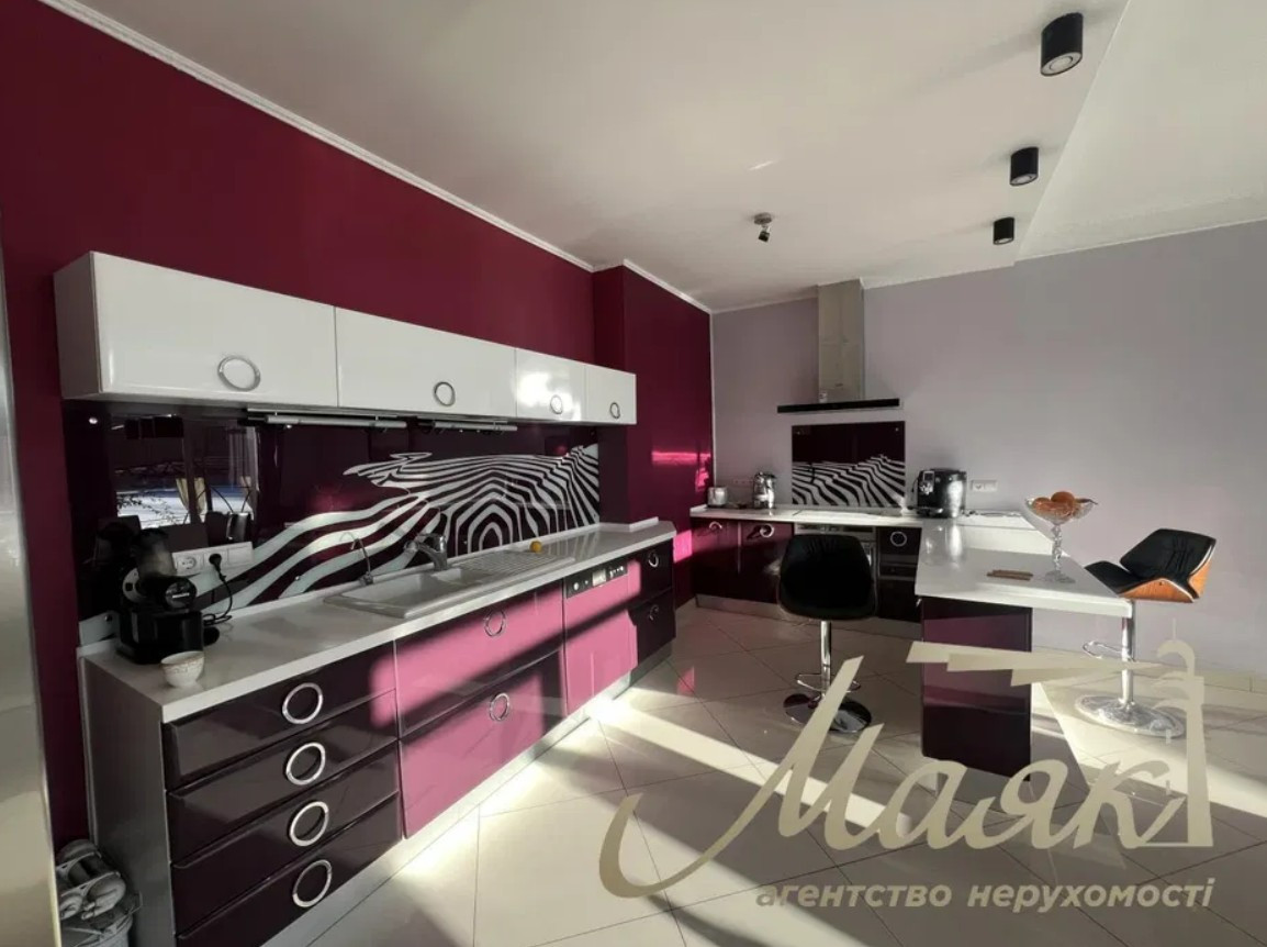 Аренда 5к дома в Киеве,  Квитки-Основьяненко ул., 19