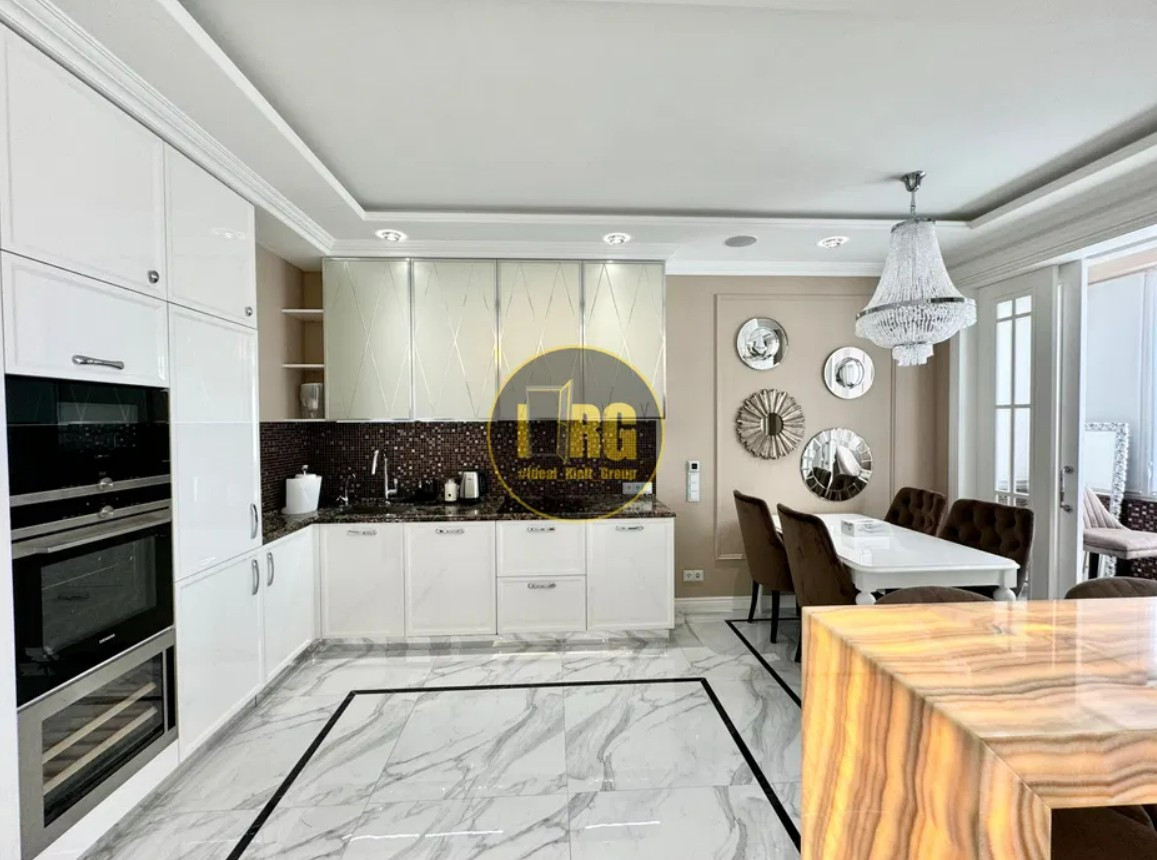 Продажа 2к квартиры в Киеве,  ЖК Роял Тауер, Саксаганского ул., 37К 12