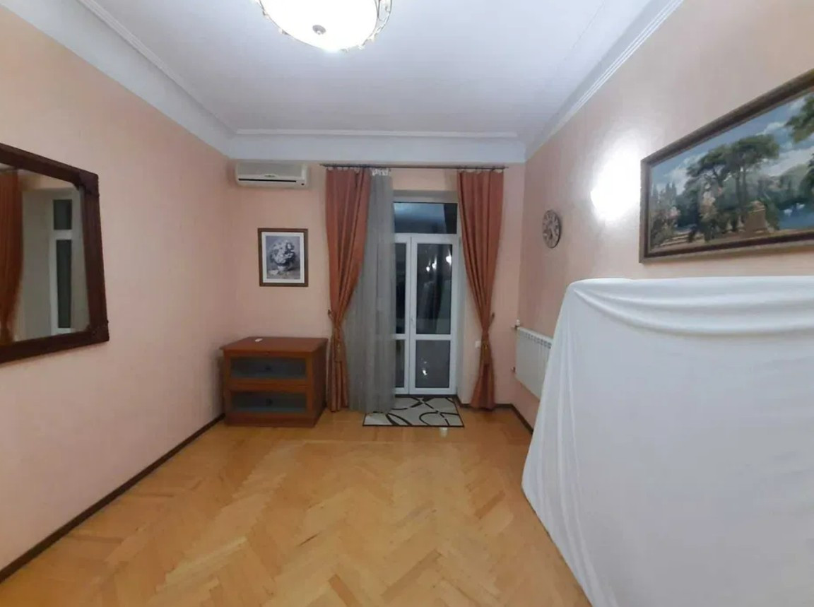 Продажа 4к квартиры в Киеве,  Золотые Ворота, Золотоворотская ул., 2 7