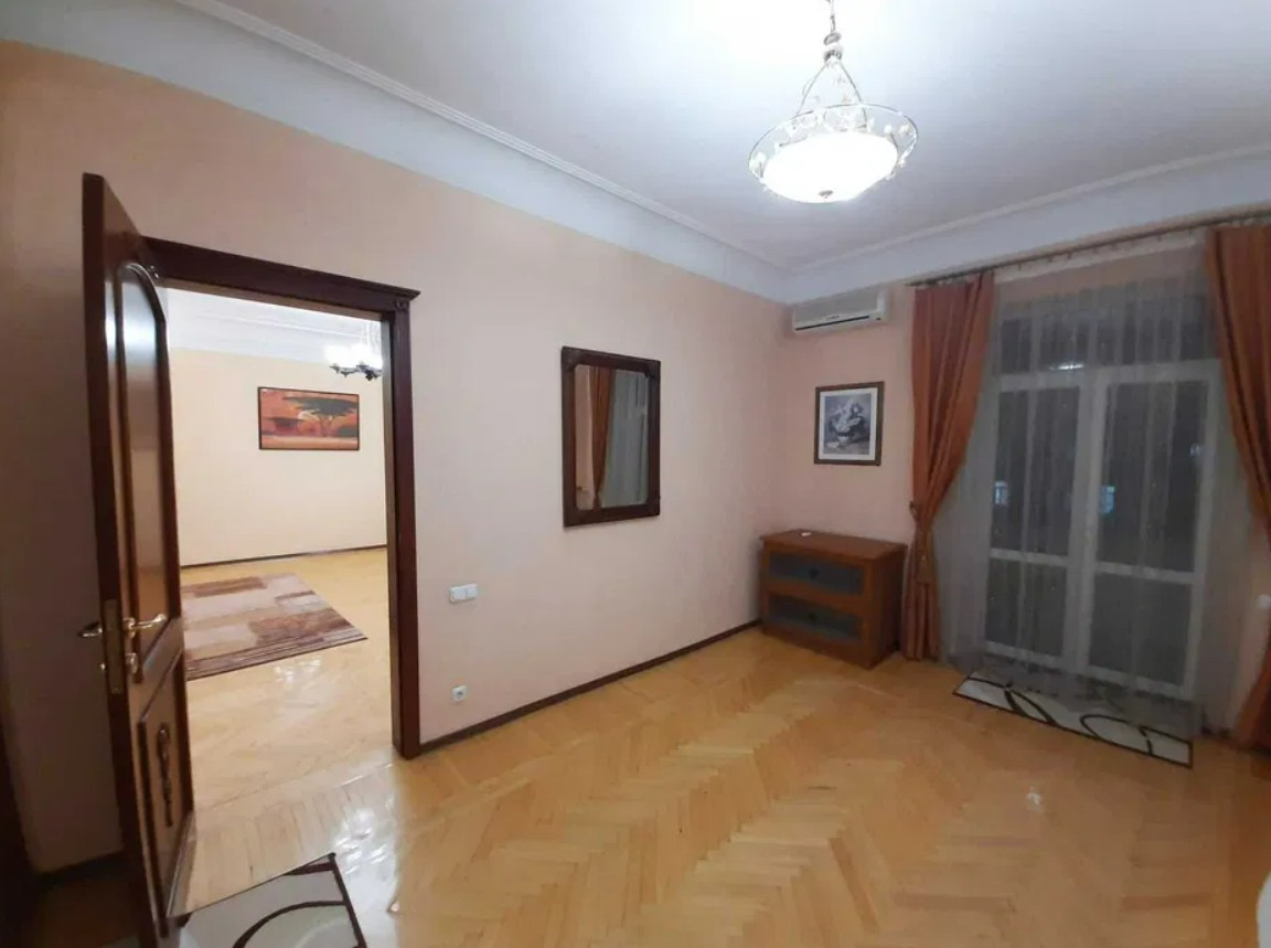 Продажа 4к квартиры в Киеве,  Золотые Ворота, Золотоворотская ул., 2 9