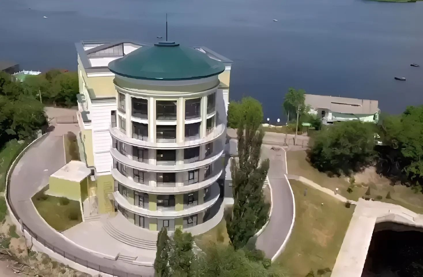Продаж будівлі в Києві,  Набережно-Печерська дорога, 10 13