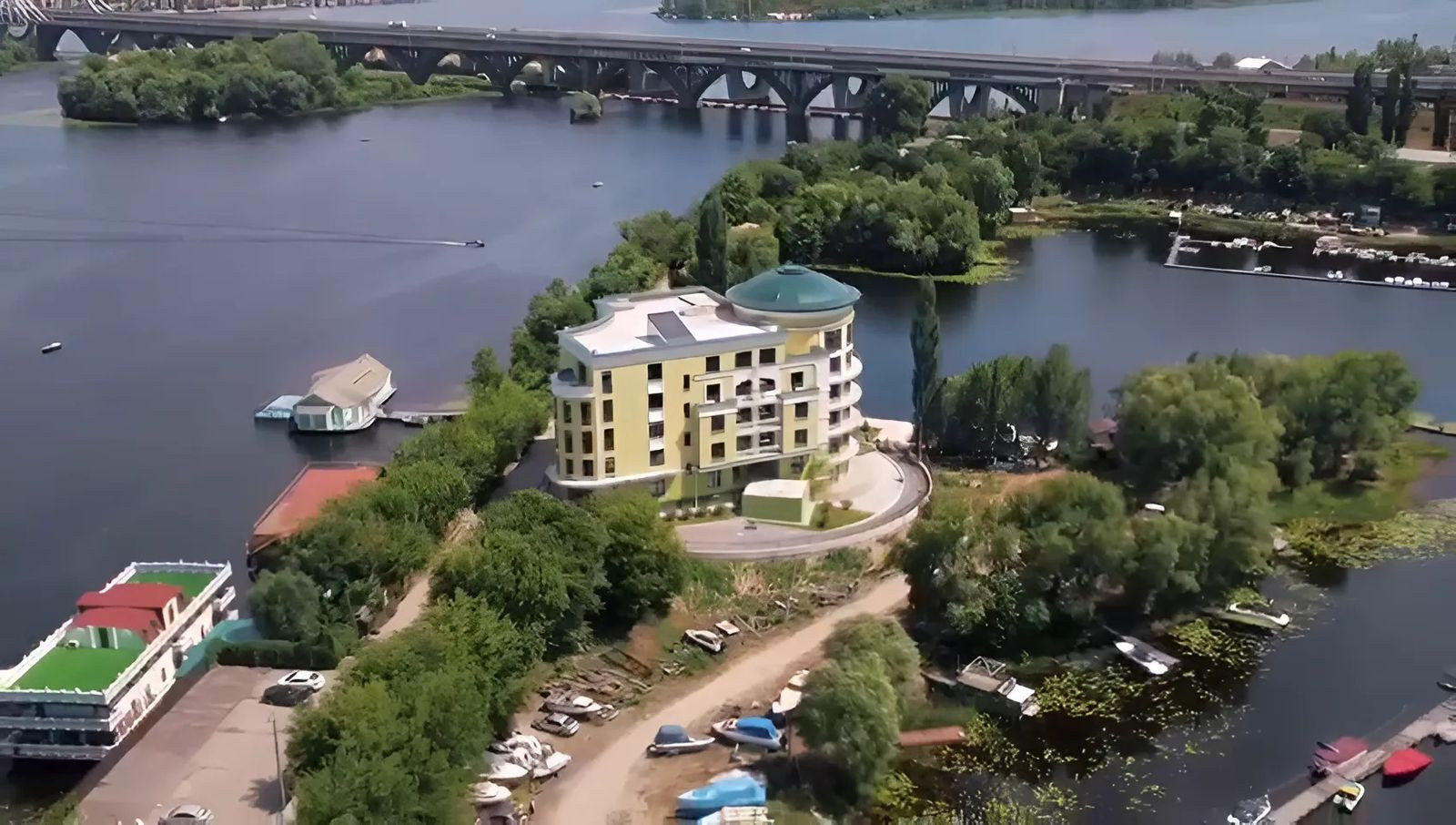 Продаж будівлі в Києві,  Набережно-Печерська дорога, 10 14